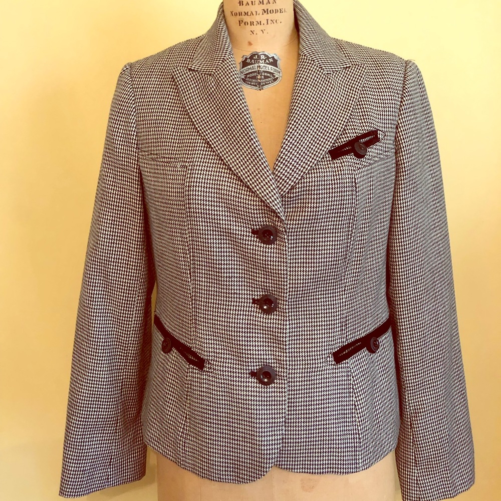 Classic houndstooth blazer